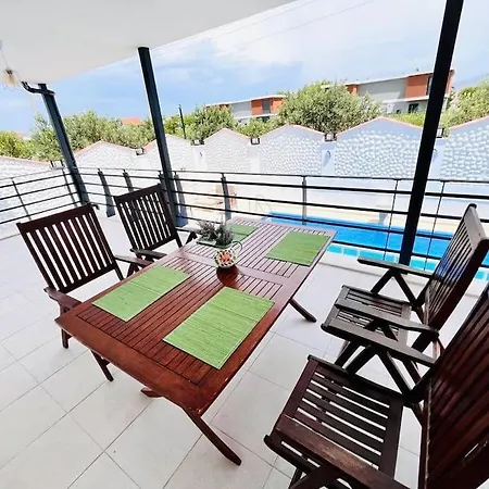 Apartment Calm, Private Oasis For Relaxation With Its Own Pool *
