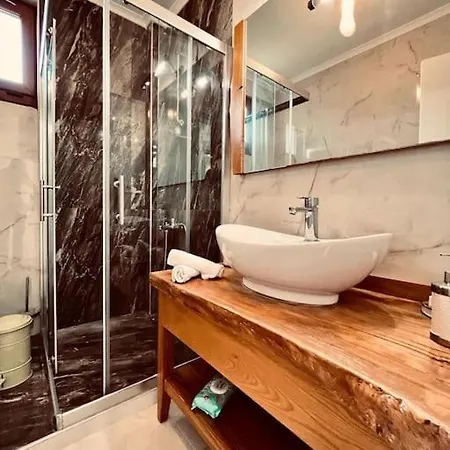 Apartment Calm, Private Oasis For Relaxation With Its Own Pool *